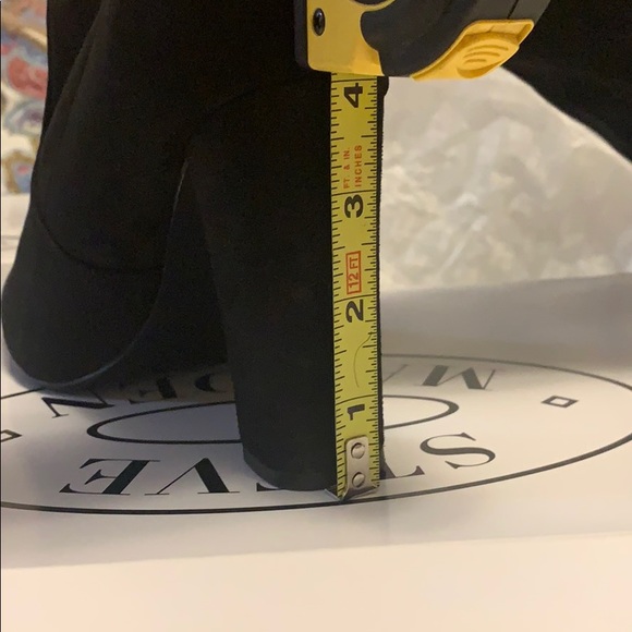 Ultra thigh high black boots - Picture 2 of 4